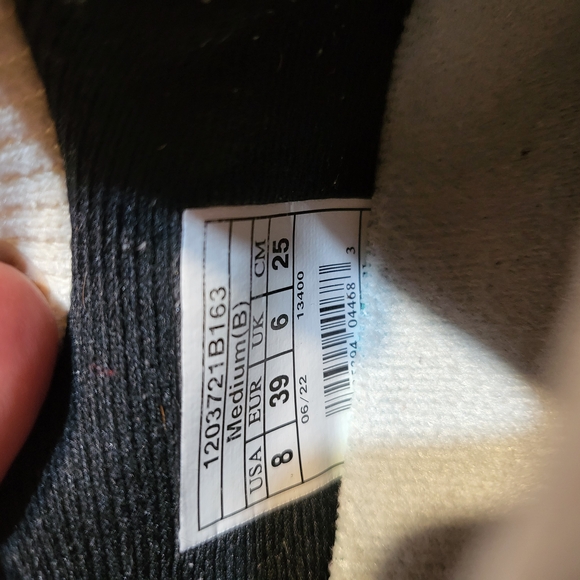 Brooks Glycerin Stealth Fit Grey and Cream Running Shoes - Picture 5 of 6